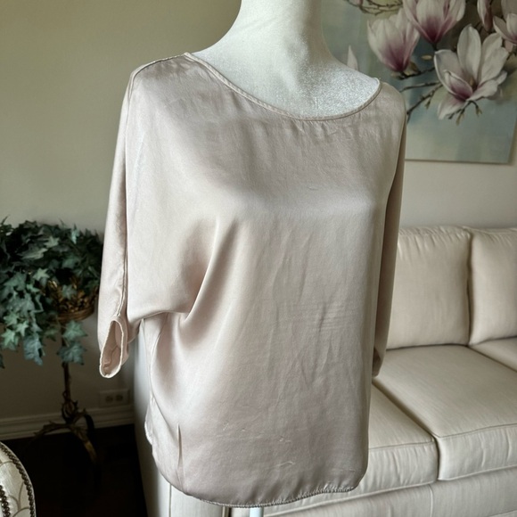 Vince Champagne Silk Pullover Blouse Tee - Picture 3 of 16